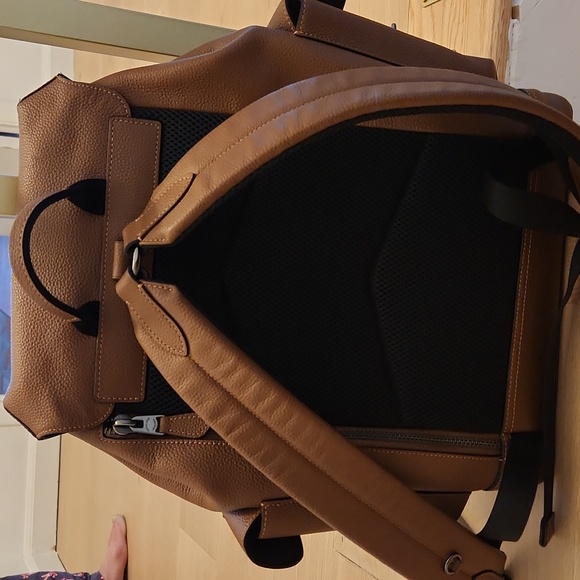 Backpack - Picture 2 of 4